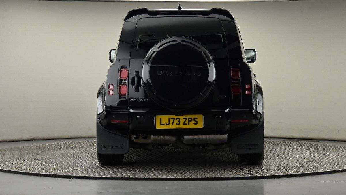 Land Rover Defender 110 Image 13