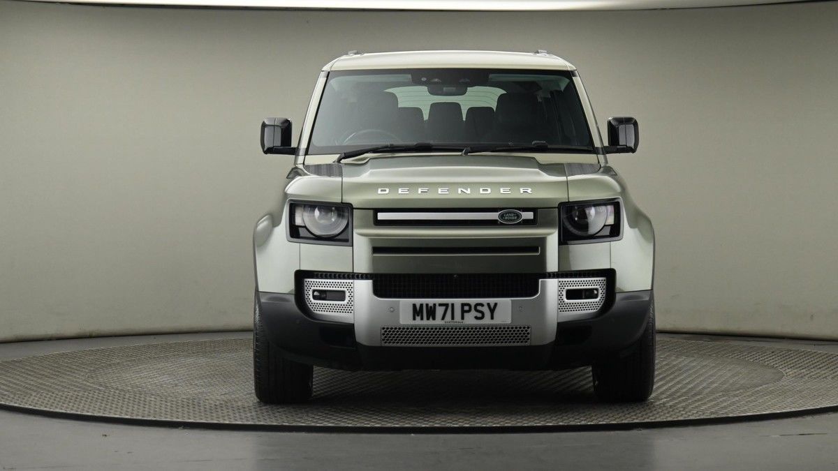 Land Rover Defender 110 Image 21