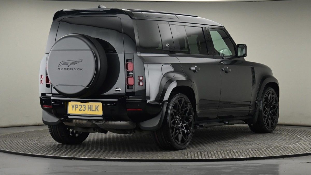 Land Rover Defender 110 Image 26