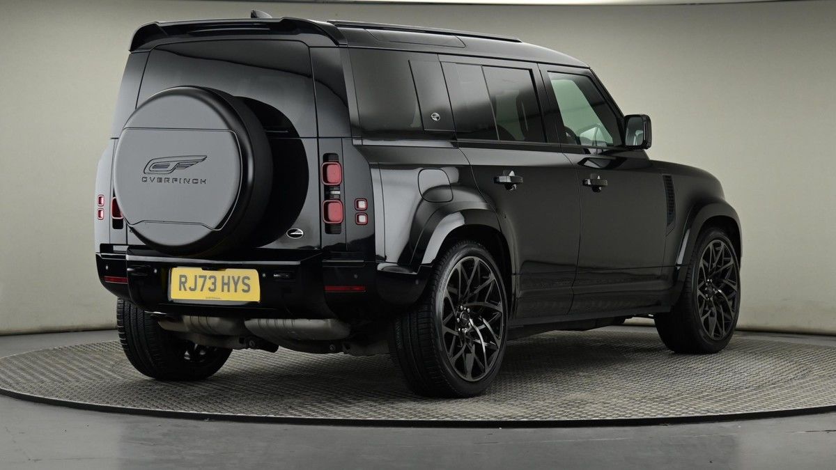 Land Rover Defender 110 Image 26