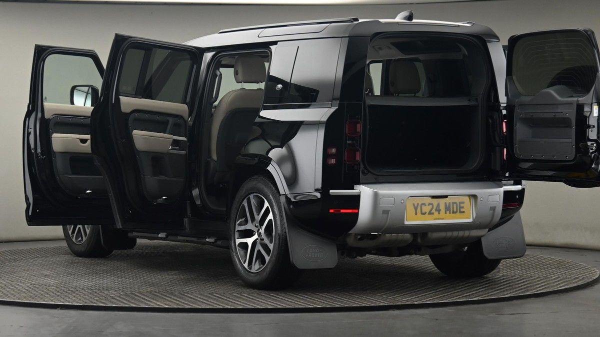 More views of Land Rover Defender 110