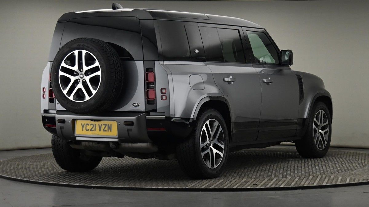 More views of Land Rover Defender 110