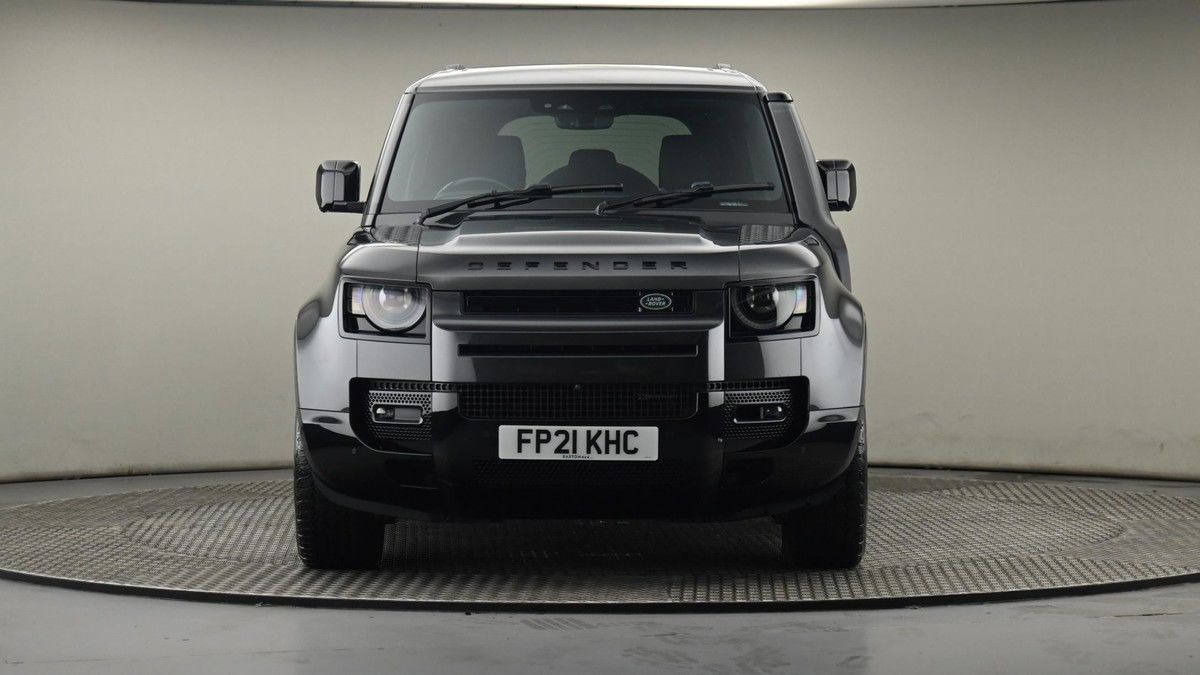 Land Rover Defender 110 Image 21