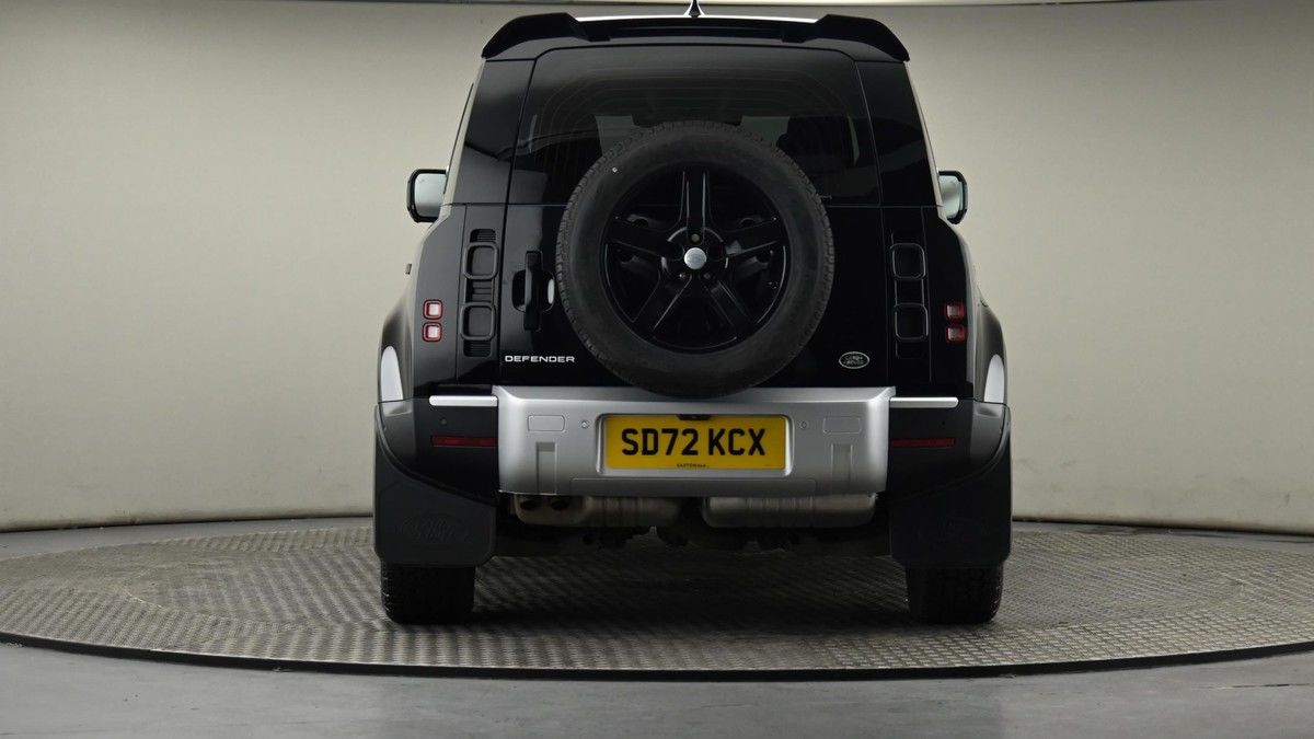 Land Rover Defender 110 Image 25