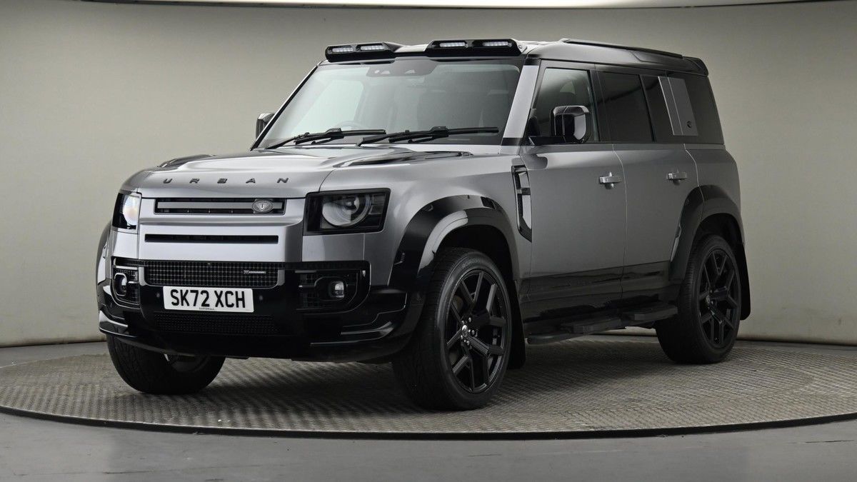 Land Rover Defender 110 Image 22