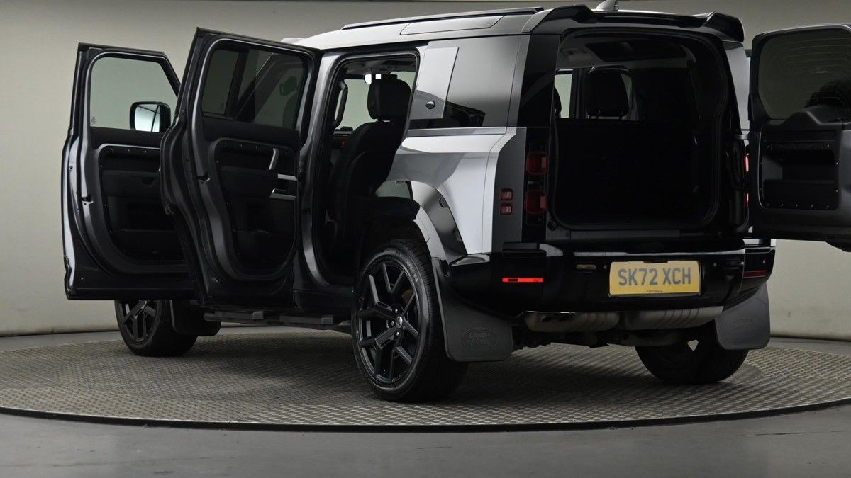 More views of Land Rover Defender 110