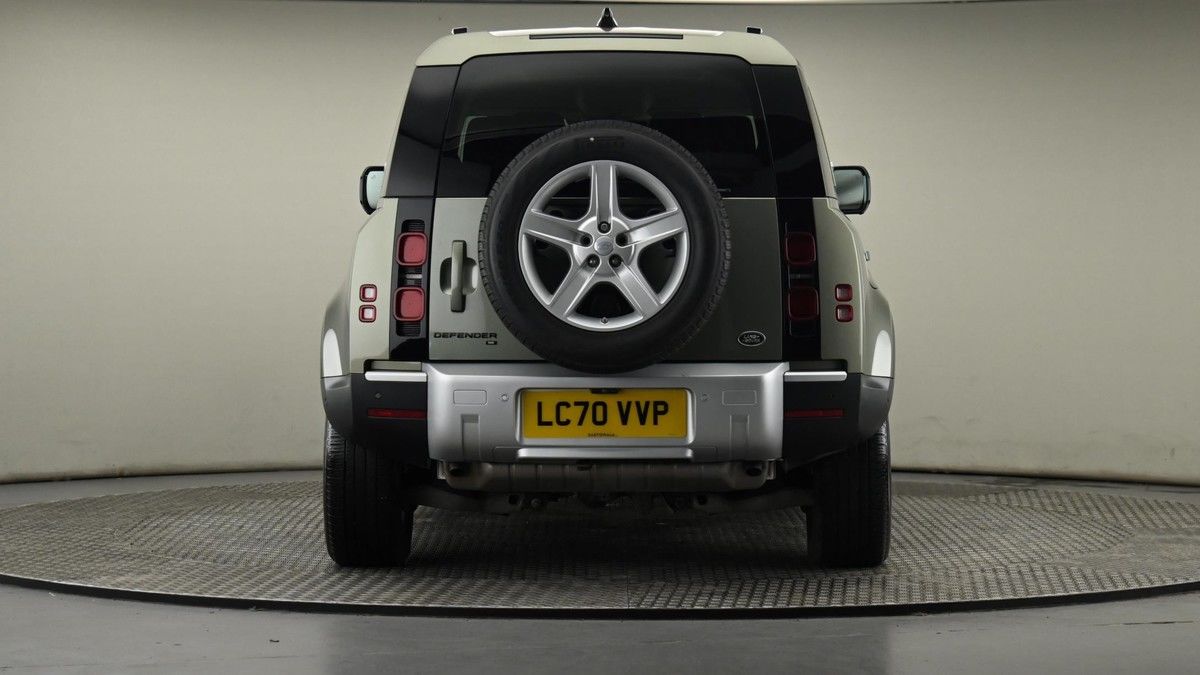 Land Rover Defender 110 Image 25