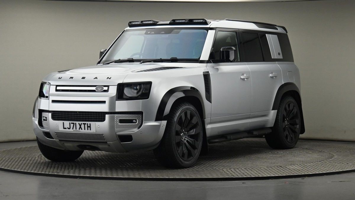 Land Rover Defender 110 Image 22