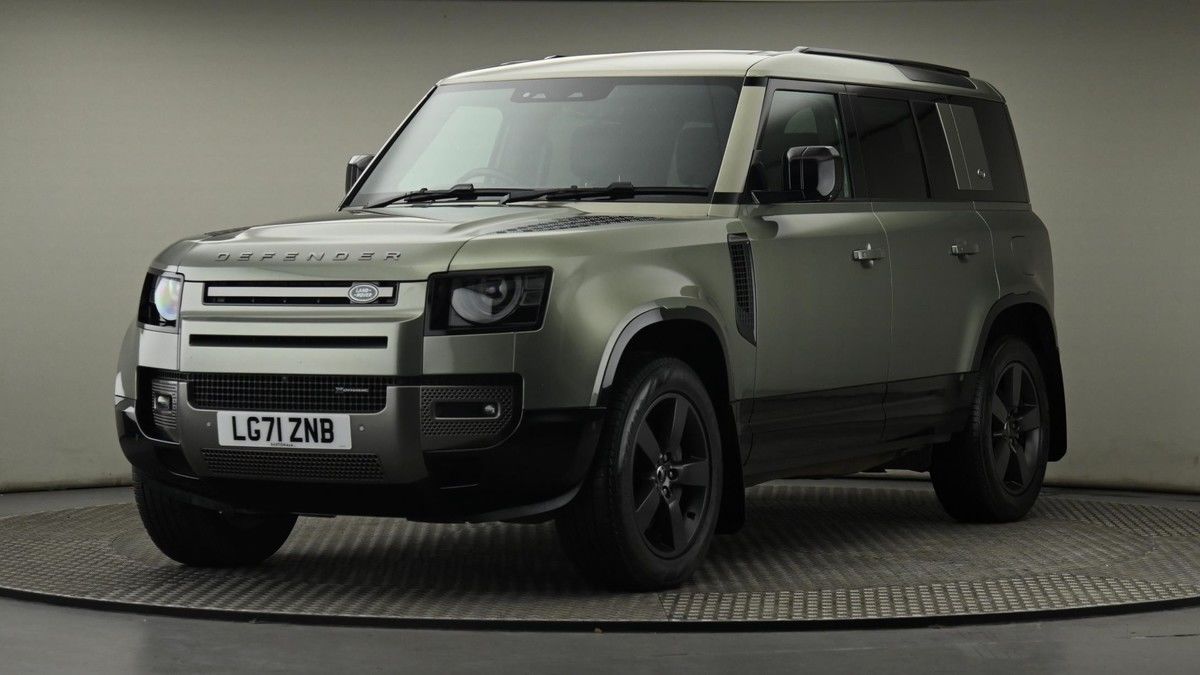 Land Rover Defender 110 Image 22