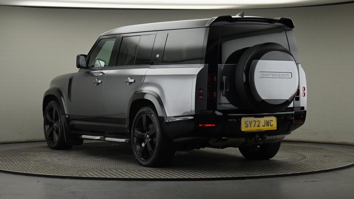 Land Rover Defender 130 Image 24