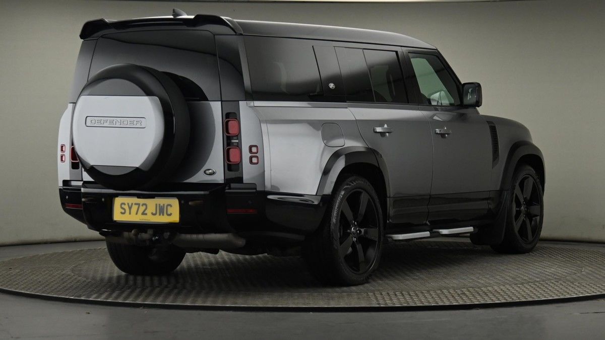 Land Rover Defender 130 Image 26