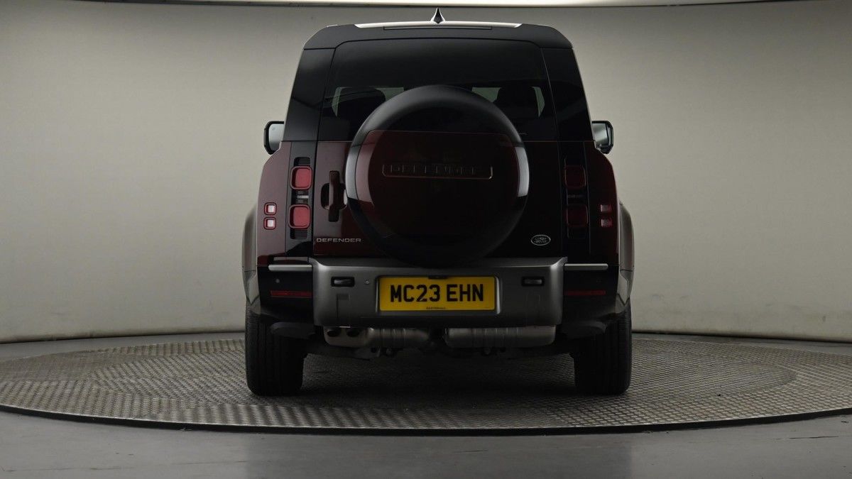 Land Rover Defender 130 Image 25