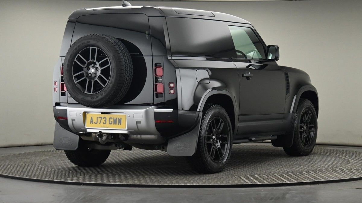 Land Rover Defender 90 Image 26