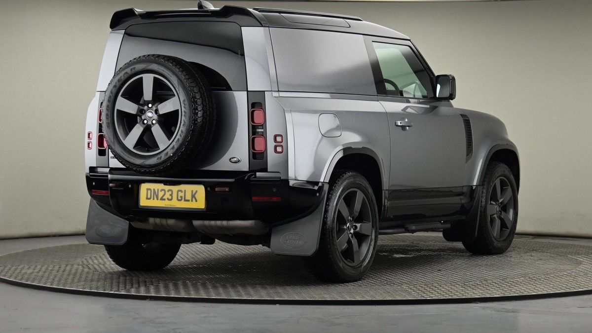 Land Rover Defender 90 Image 21