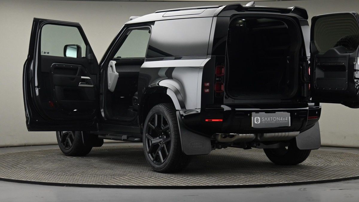 More views of Land Rover Defender 90