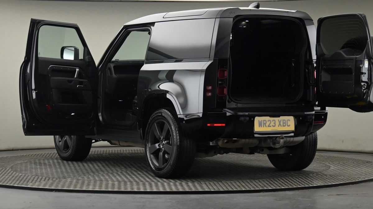 More views of Land Rover Defender 90