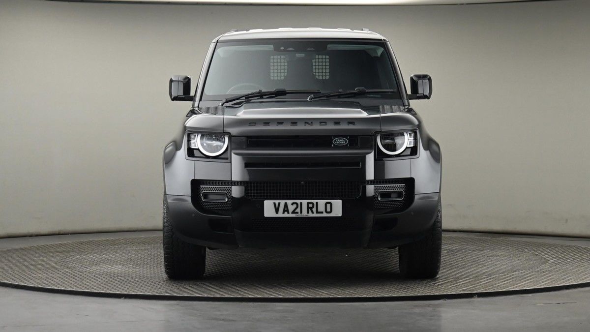 Land Rover Defender 110 Image 20