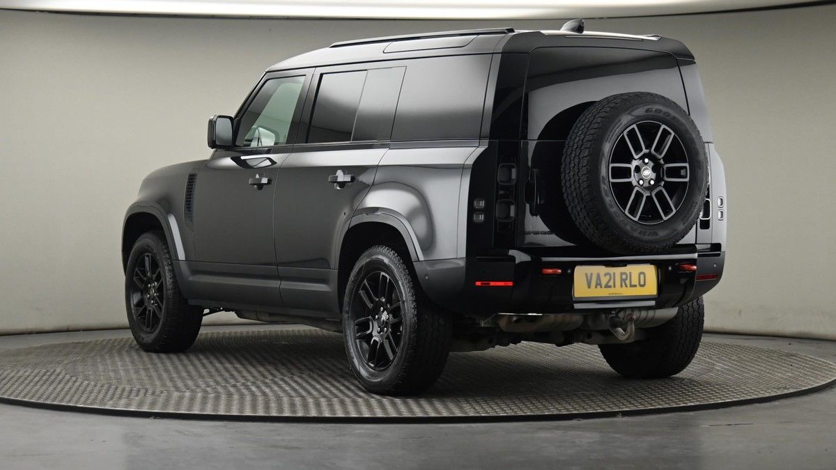 Land Rover Defender 110 Image 23