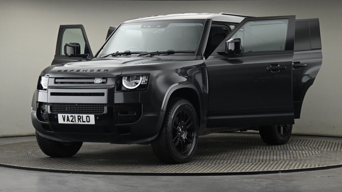 More views of Land Rover Defender 110