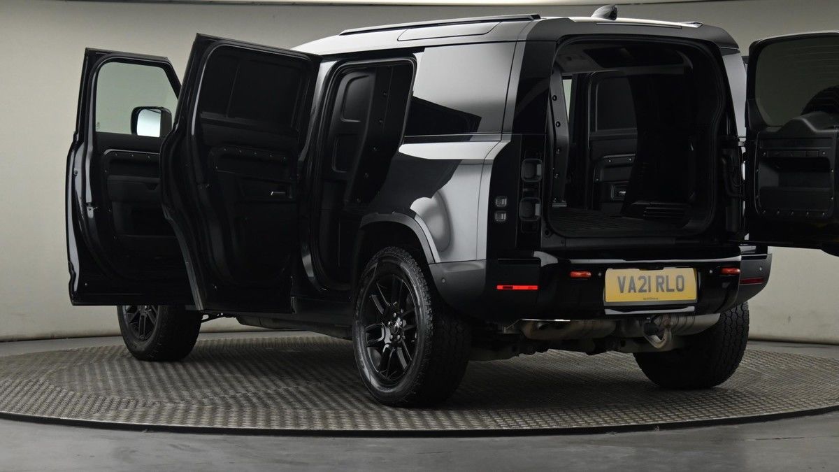 More views of Land Rover Defender 110