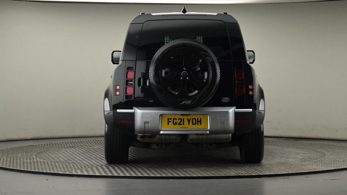 Land Rover Defender 110 Image 25