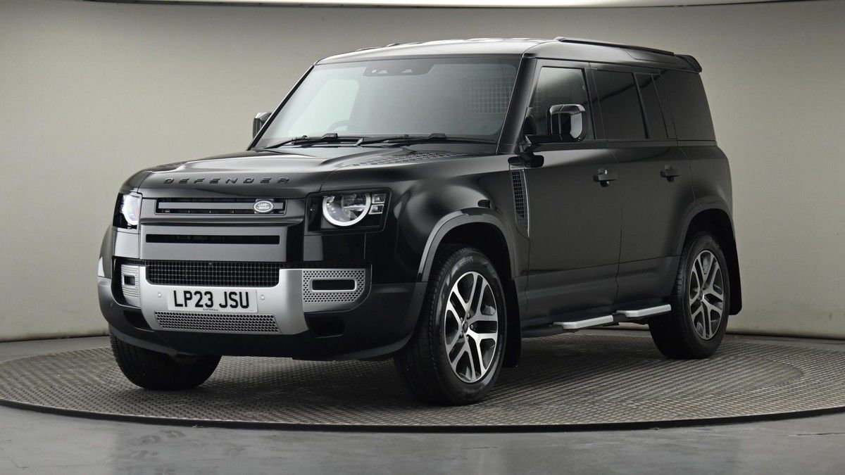 Land Rover Defender 110 Image 22