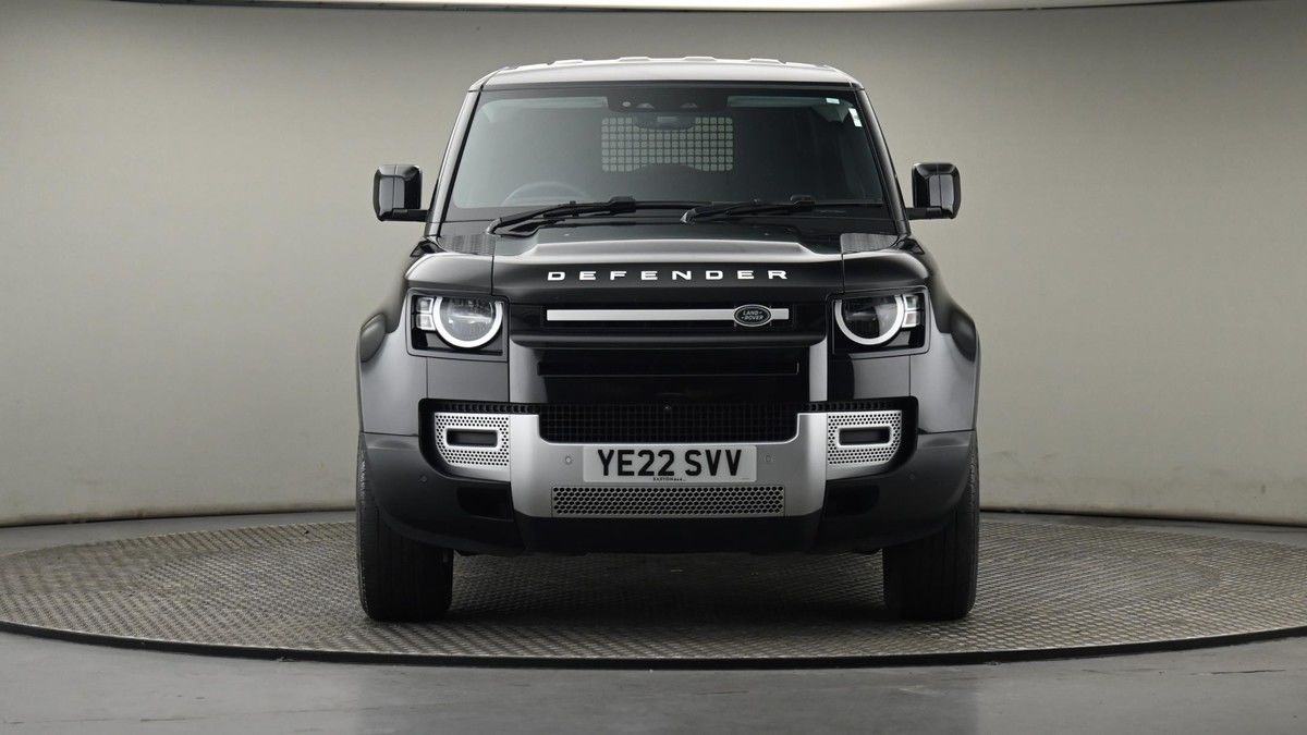 Land Rover Defender 110 Image 21