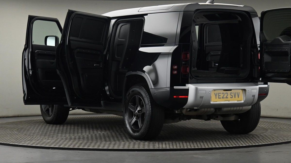 More views of Land Rover Defender 110