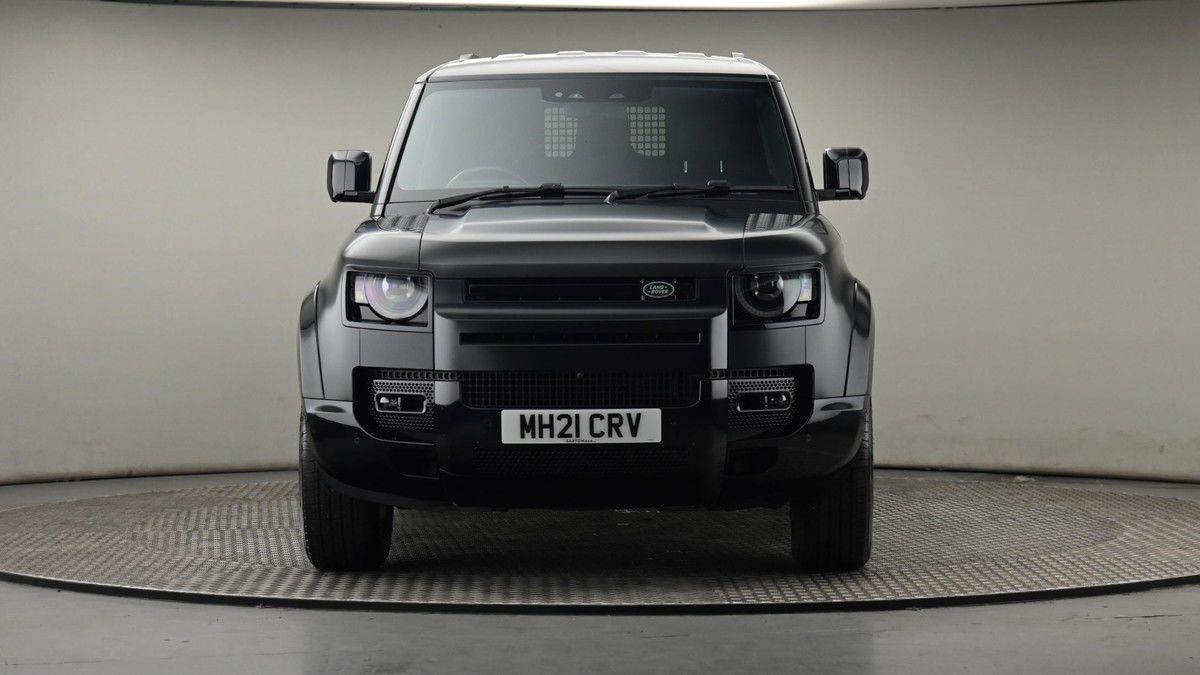 Land Rover Defender 110 Image 19