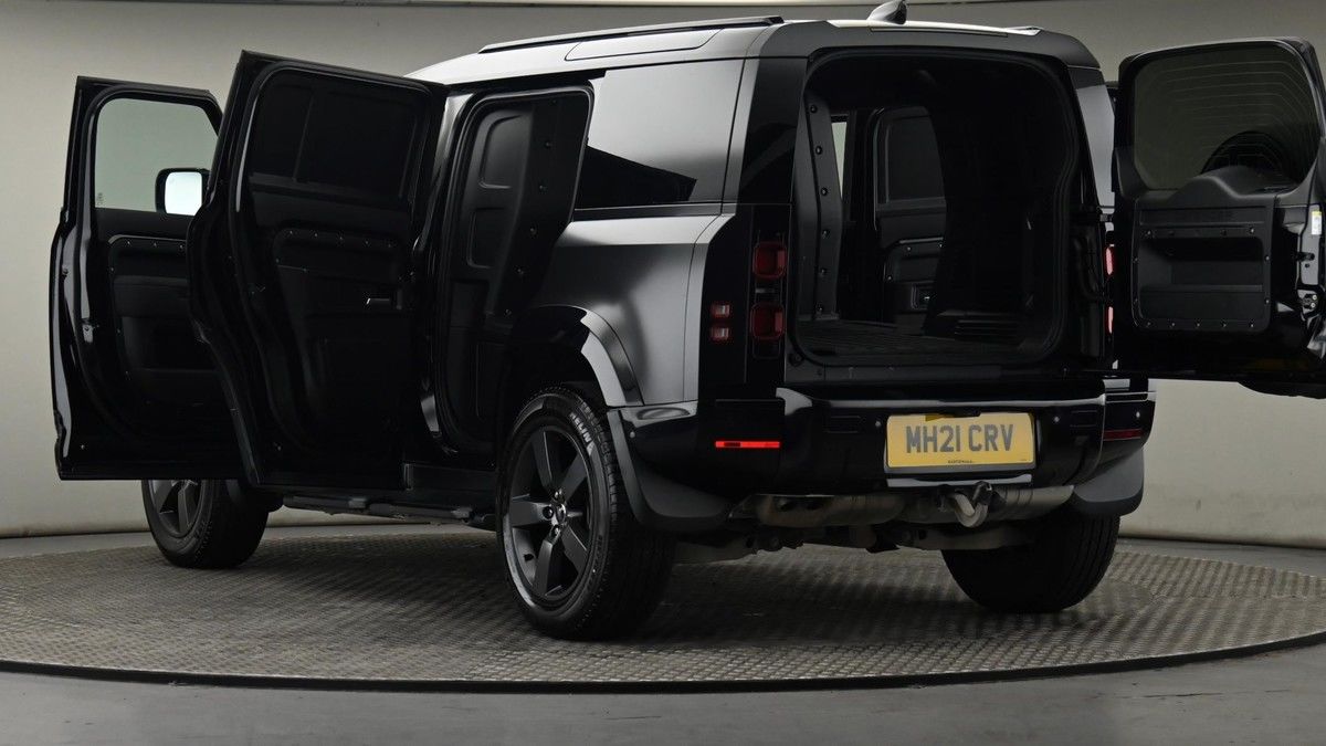 More views of Land Rover Defender 110