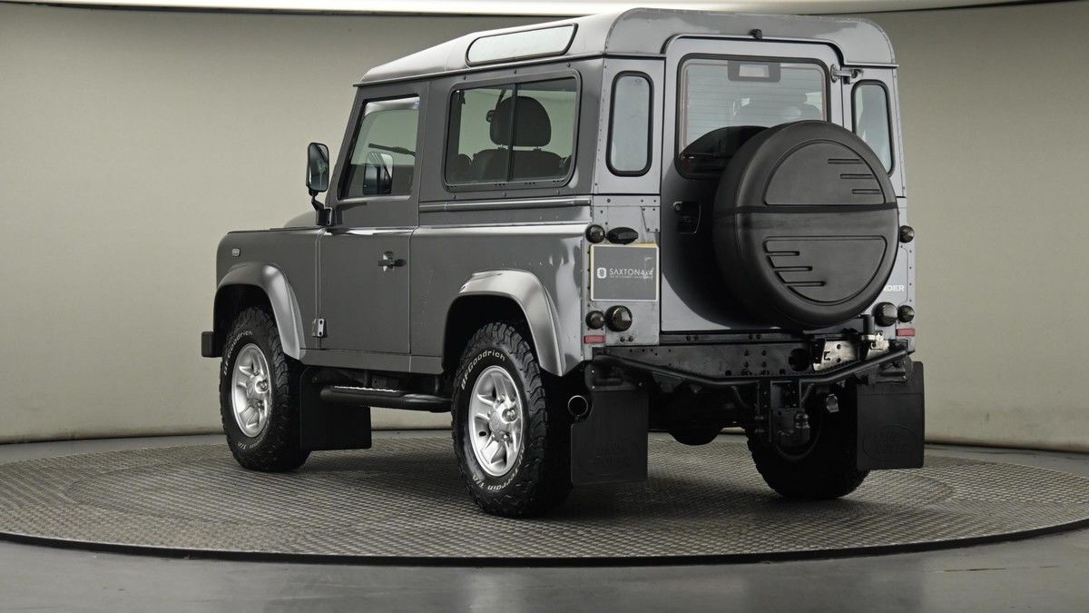 Land Rover Defender 90 Image 24