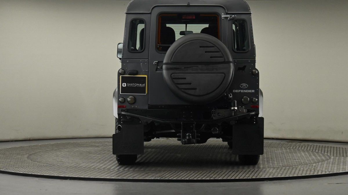 Land Rover Defender 90 Image 25