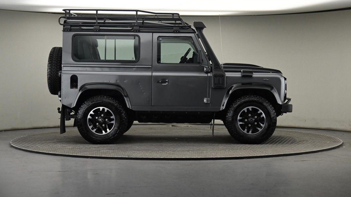 Land Rover Defender 90 Image 27