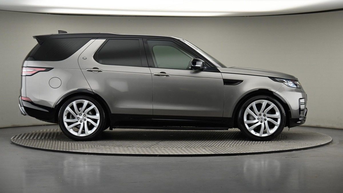 More views of Land Rover Discovery