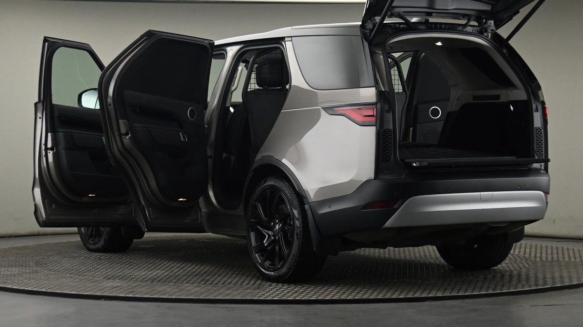 More views of Land Rover Discovery