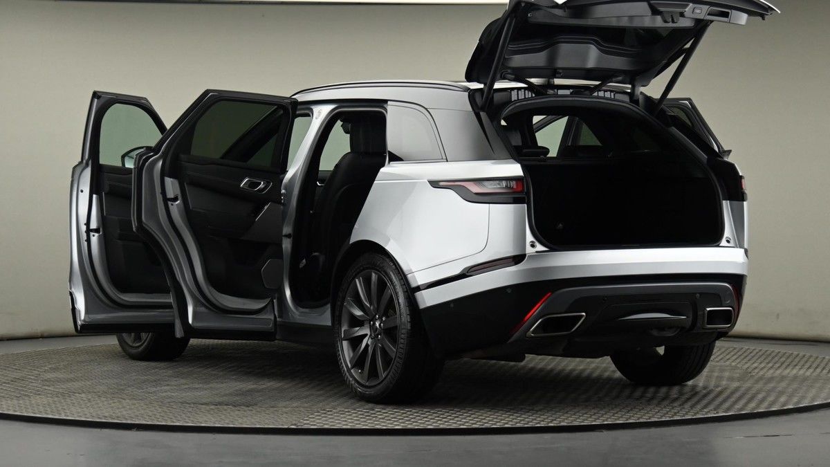 Land Rover Range Rover Velar Image 29