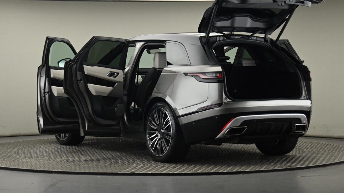 Land Rover Range Rover Velar Image 29