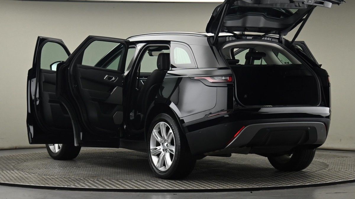 Land Rover Range Rover Velar Image 29