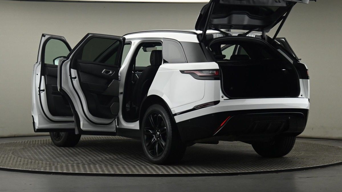 Land Rover Range Rover Velar Image 29