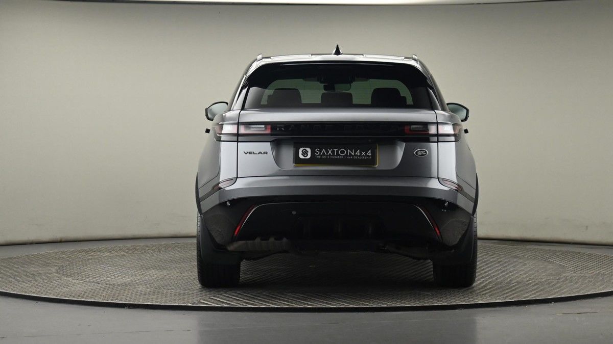 Land Rover Range Rover Velar Image 25