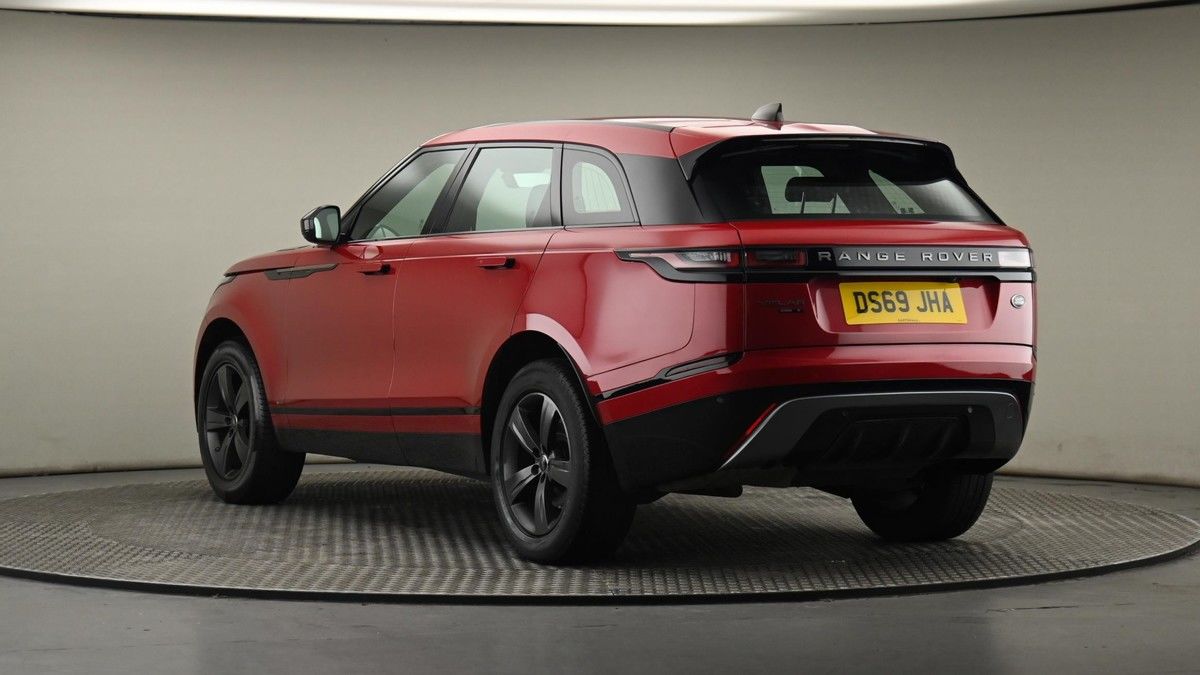 Land Rover Range Rover Velar Image 24