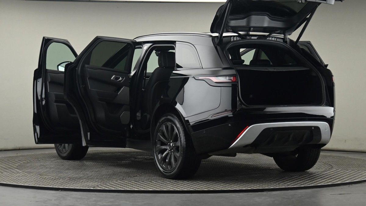 Land Rover Range Rover Velar Image 29