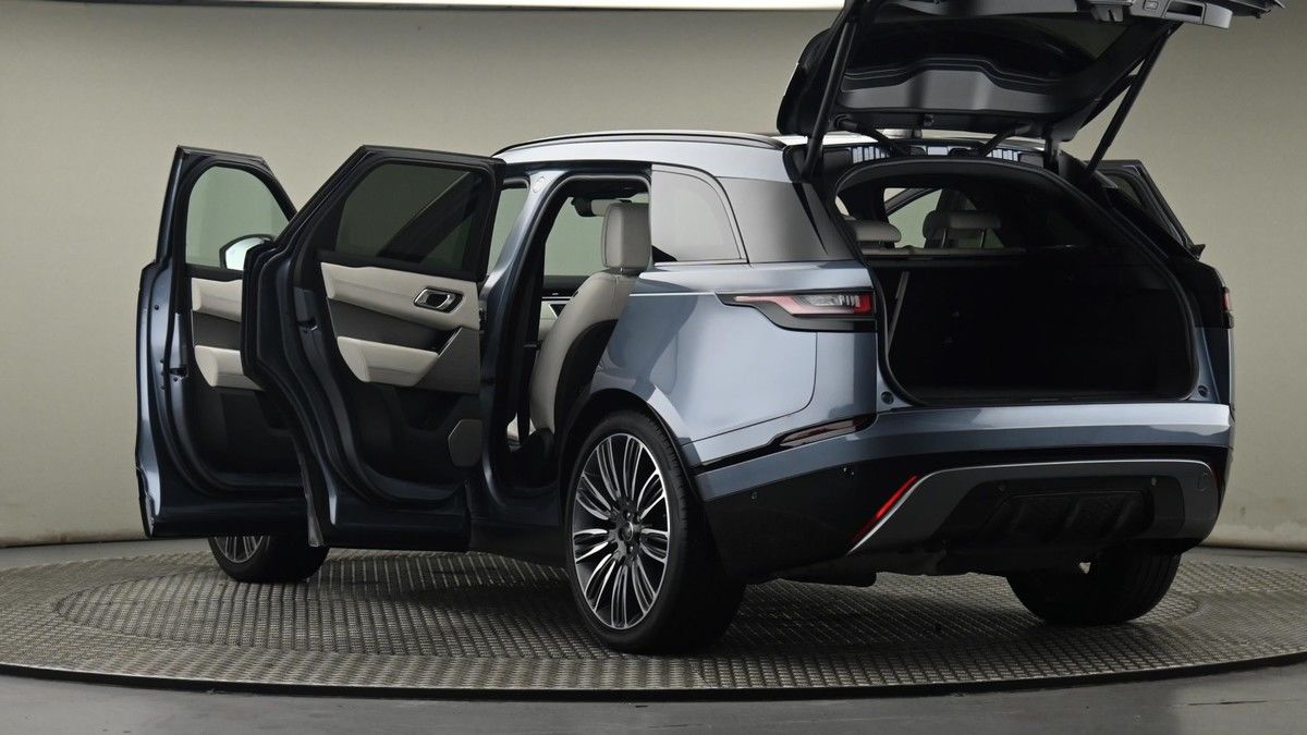 Land Rover Range Rover Velar Image 29