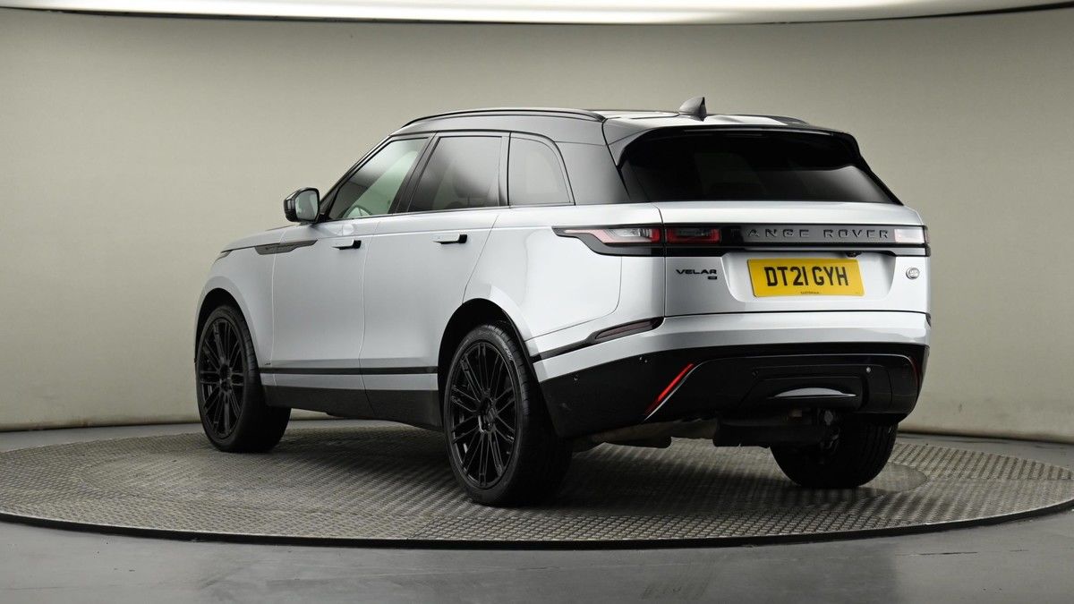 Land Rover Range Rover Velar Image 24