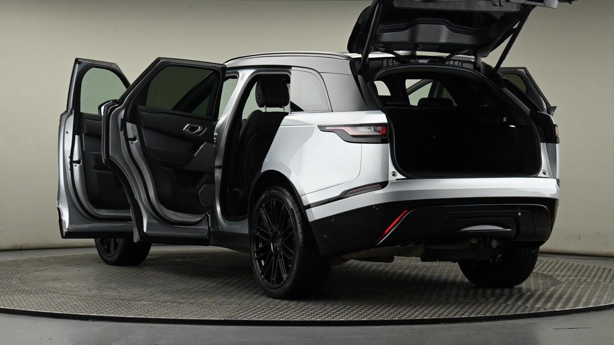 Land Rover Range Rover Velar Image 29