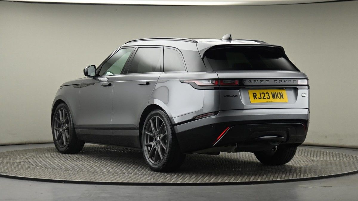 Land Rover Range Rover Velar Image 24