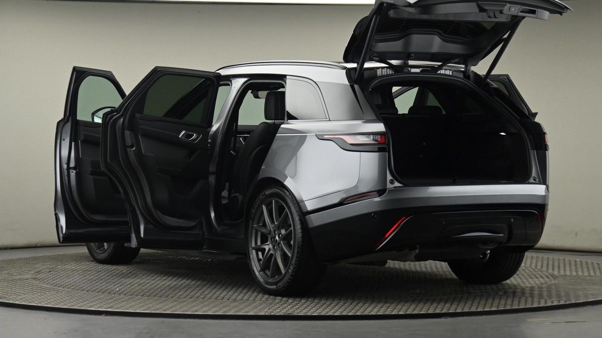 Land Rover Range Rover Velar Image 29