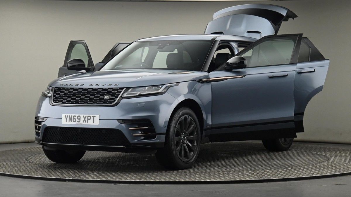 More views of Land Rover Range Rover Velar