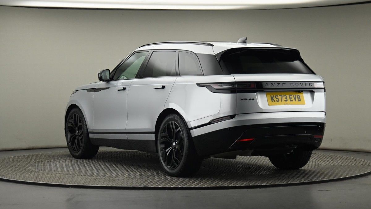 Land Rover Range Rover Velar Image 24