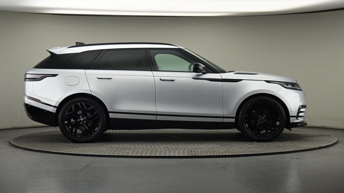 Land Rover Range Rover Velar Image 27